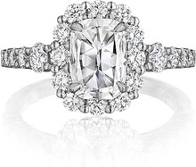 Henri Daussi Graduated Diamond Engagement Ring