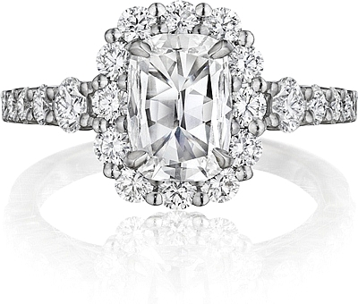 Henri Daussi Graduated Diamond Engagement Ring