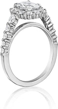 Henri Daussi Graduated Diamond Engagement Ring