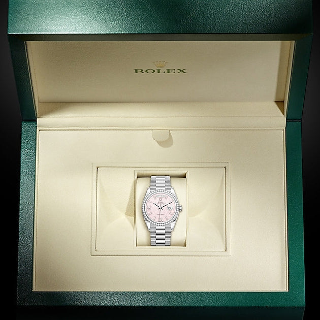 Oyster, 36 mm, white gold and diamonds