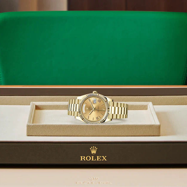 Oyster, 40 mm, yellow gold