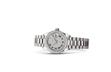 Oyster, 28 mm, white gold and diamonds