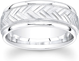 This men's wedding band features a satin finish engraving pattern i...