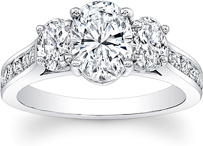 Three oval diamond hot sale engagement ring