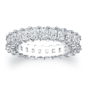 
Radiant cut diamonds are set in a continuous circle using shared p...