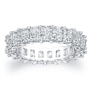 
Radiant cut diamonds are set in a continuous circle using shared p...