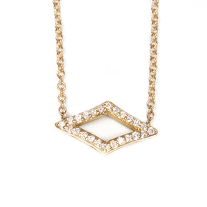 This necklace features diamonds totaling .091ct